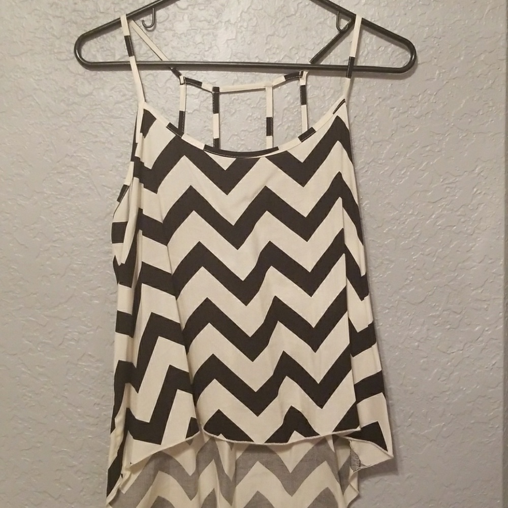 Black ans White crop top